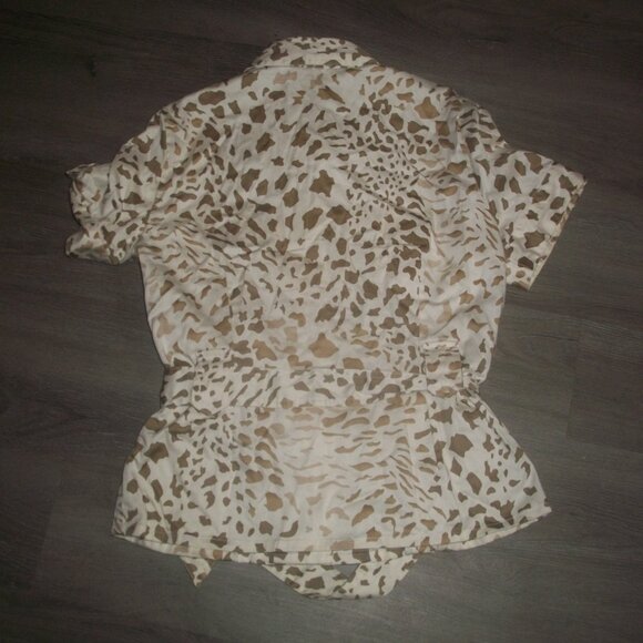 womens safari blouse.animal print. button front. WILLIE SMITH.size medium - Picture 2 of 2